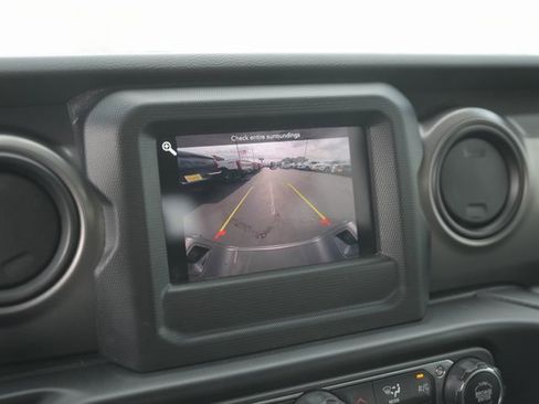 Used 2023 Jeep Gladiator Willys image 26