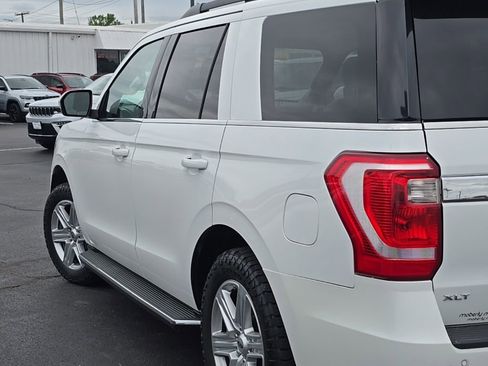 Used 2020 Ford Expedition XLT w/ Equipment Group 202A AWD/4WD image 63