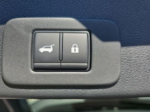 New 2025 Nissan Murano SV FWD image 13