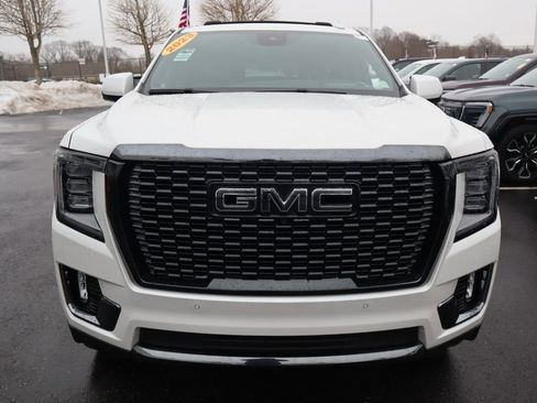 Used 2023 GMC Yukon XL Denali Ultimate image 3