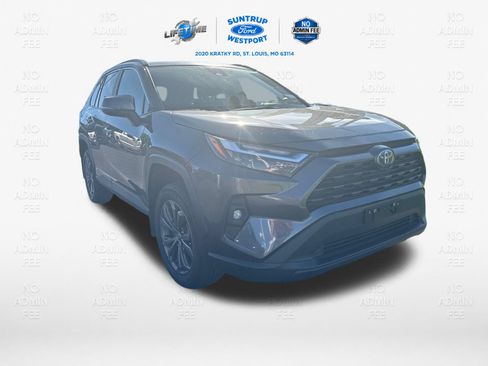 Used 2024 Toyota RAV4 XLE Premium AWD/4WD image 2