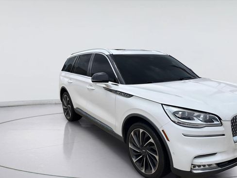 Used 2020 Lincoln Aviator Reserve w/ Equipment Group 202A AWD/4WD image 2