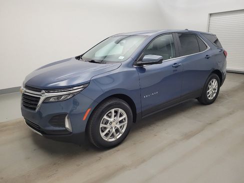Used 2024 Chevrolet Equinox LT FWD image 2