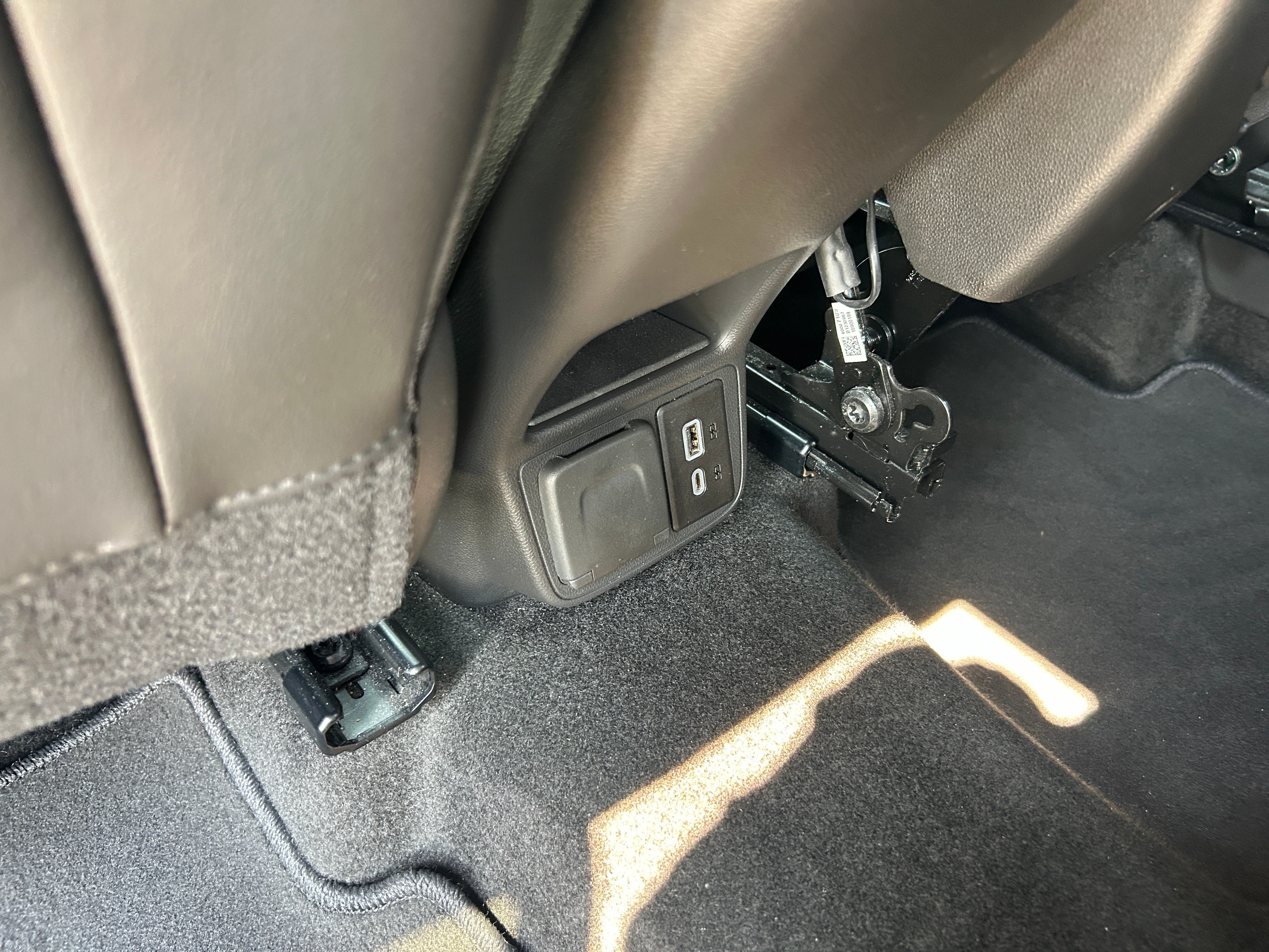 Used 2024 Buick Encore GX Avenir w/ Avenir Technology Package AWD/4WD image 35