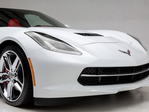 Used 2018 Chevrolet Corvette Stingray Coupe w/ 2LT Preferred Equipment Group image 39