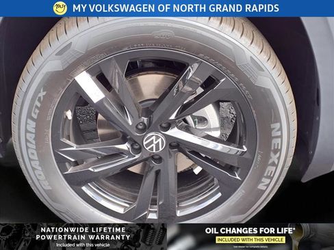 New 2026 Volkswagen Atlas Cross Sport SEL R-Line image 21