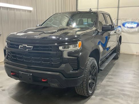 Used 2025 Chevrolet Silverado 1500 LT Trail Boss w/ Convenience Package II AWD/4WD image 4