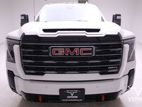 Used 2026 GMC Sierra 2500 AT4 w/ AT4 Premium Plus Package AWD/4WD image 8
