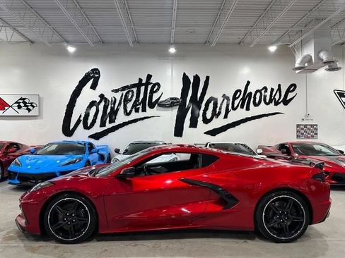 Used 2021 Chevrolet Corvette Stingray Preferred Cpe w/ Z51 Performance Package RWD image 2