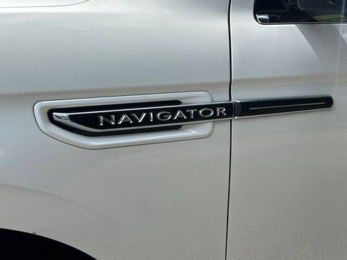 Used 2021 Lincoln Navigator Black Label w/ Cargo Convenience Package AWD/4WD image 15