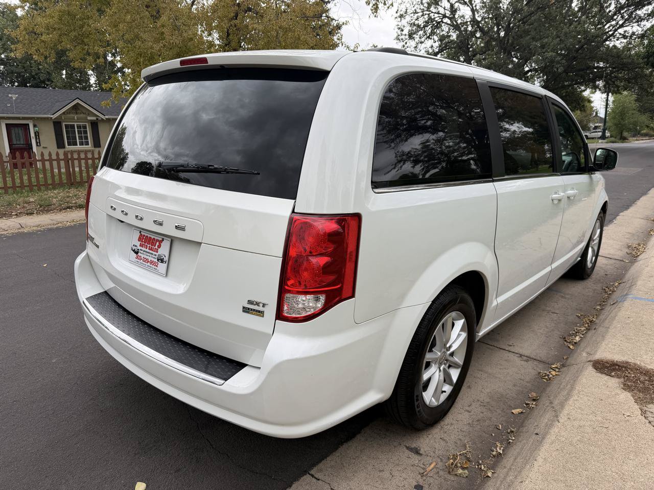 Used 2019 Dodge Grand Caravan SXT FWD image 5
