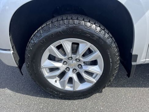 Used 2022 Chevrolet Silverado 1500 Custom AWD/4WD image 10