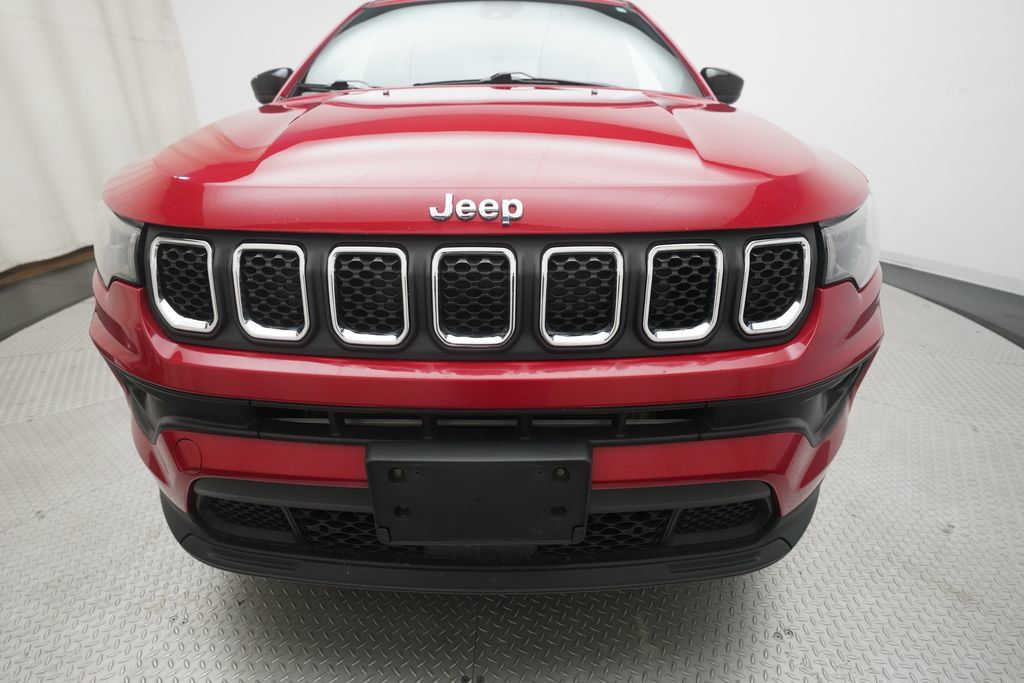 Used 2024 Jeep Compass Latitude AWD/4WD image 21