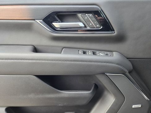 New 2026 GMC Yukon Denali w/ Denali Reserve Package image 15