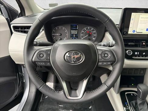 Certified 2025 Toyota Corolla Cross LE image 14