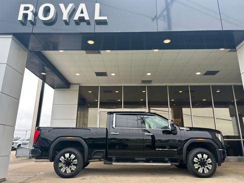 Used 2026 GMC Sierra 2500 Denali w/ Technology Package AWD/4WD image 1