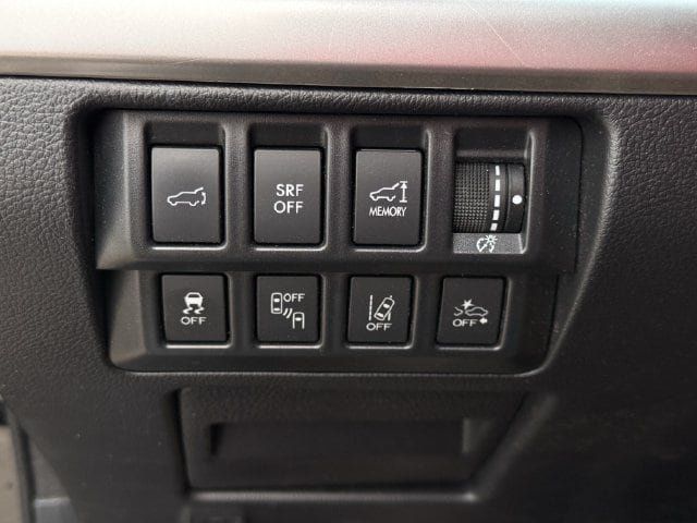 Used 2017 Subaru Outback 3.6R Touring AWD/4WD image 22