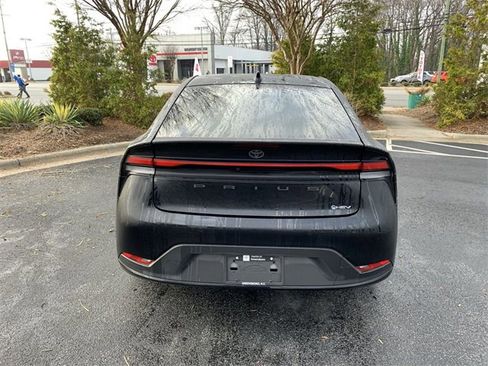 Used 2024 Toyota Prius LE image 7