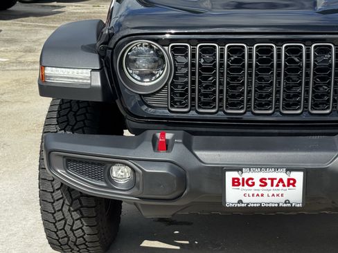 Used 2024 Jeep Wrangler Unlimited Rubicon AWD/4WD image 6