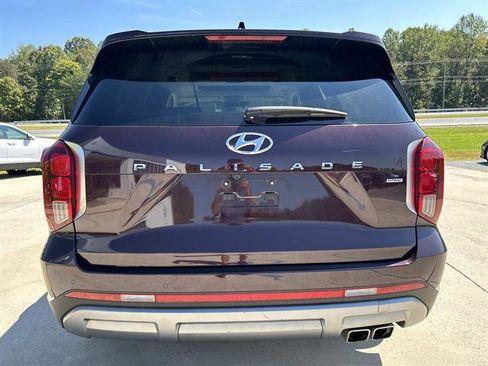 Used 2024 Hyundai Palisade Limited image 5