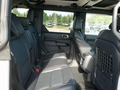 New 2025 Ford Bronco Badlands image 11