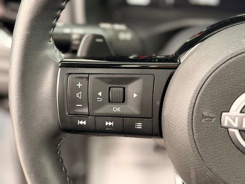 Used 2024 Nissan Rogue SL w/ SL Premium Package image 14