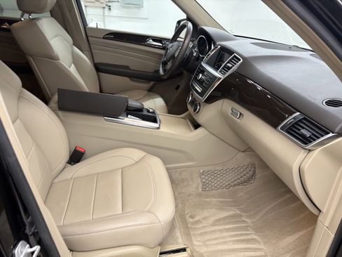 Used 2015 Mercedes-Benz ML 350 4MATIC image 24