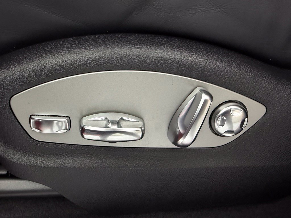 Certified 2024 Porsche Macan S AWD/4WD image 25