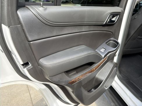 Used 2019 Chevrolet Tahoe LS AWD/4WD image 21