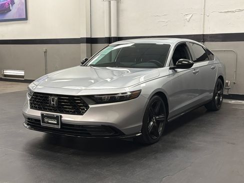 Used 2025 Honda Accord Sport image 6