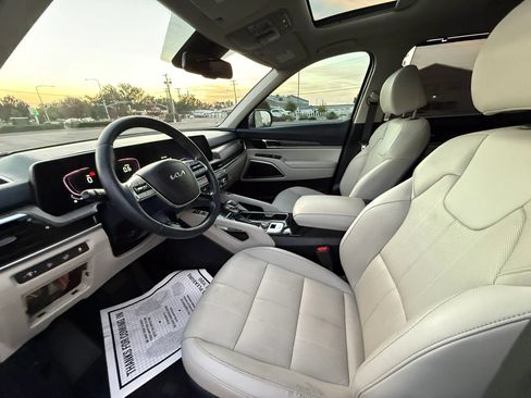 Used 2023 Kia Telluride EX w/ EX Captain's Chair Package AWD/4WD image 25