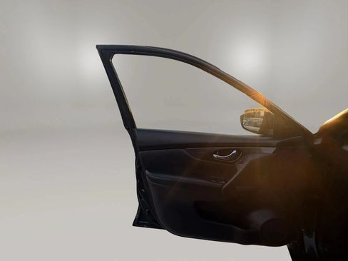 Used 2019 Nissan Rogue SV FWD image 22