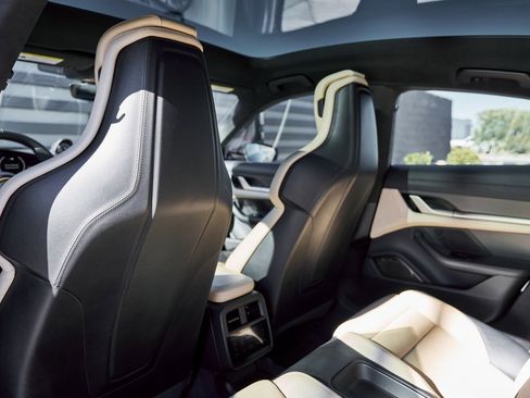 Used 2020 Porsche Taycan Turbo S image 41