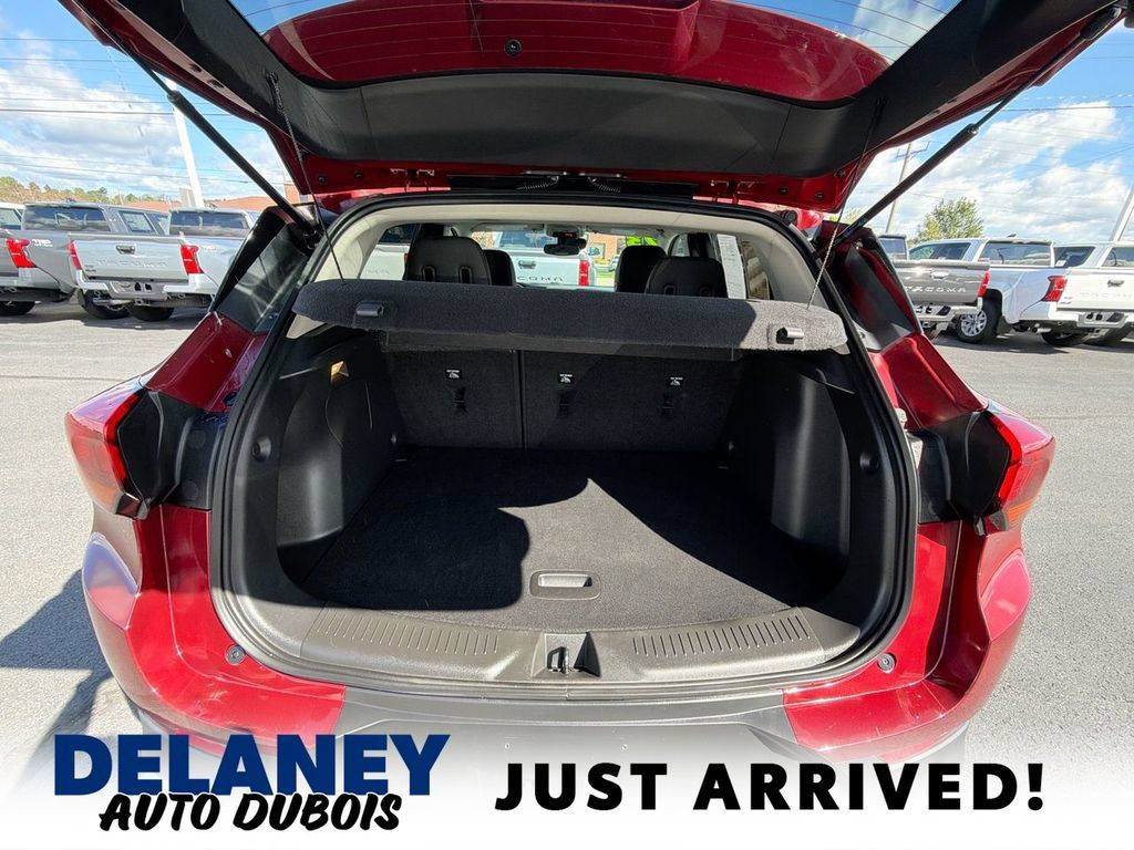 Used 2023 Buick Encore GX Preferred w/ Cold Weather Comfort Package FWD image 29
