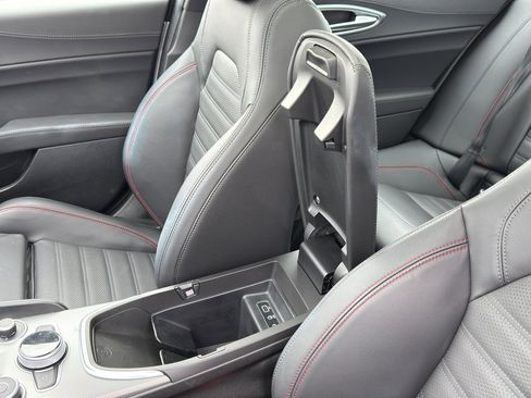 Used 2024 Alfa Romeo Giulia AWD image 21