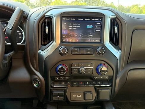 Used 2021 Chevrolet Silverado 2500 LTZ w/ LTZ Plus Package image 18