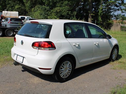 Used 2011 Volkswagen Golf 4-Door FWD image 7