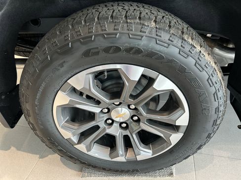 New 2026 Chevrolet Silverado 1500 High Country w/ Technology Package AWD/4WD image 8