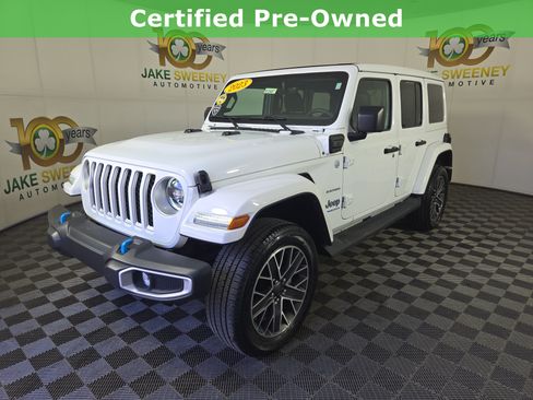 Used 2023 Jeep Wrangler Unlimited Sahara w/ Cold Weather Group AWD/4WD image 4