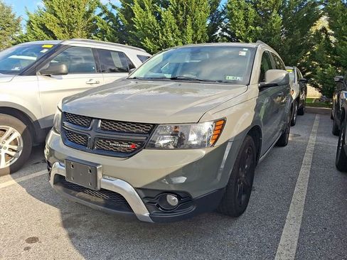 Used 2019 Dodge Journey Crossroad image 3