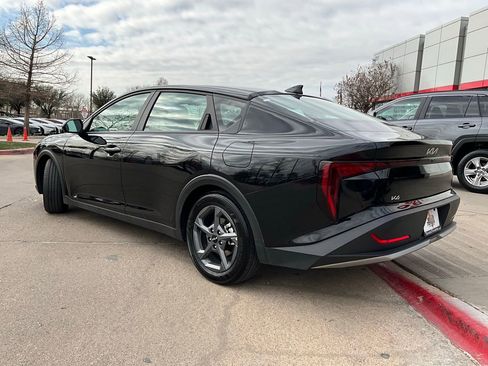Used 2025 Kia K4 LXS image 8