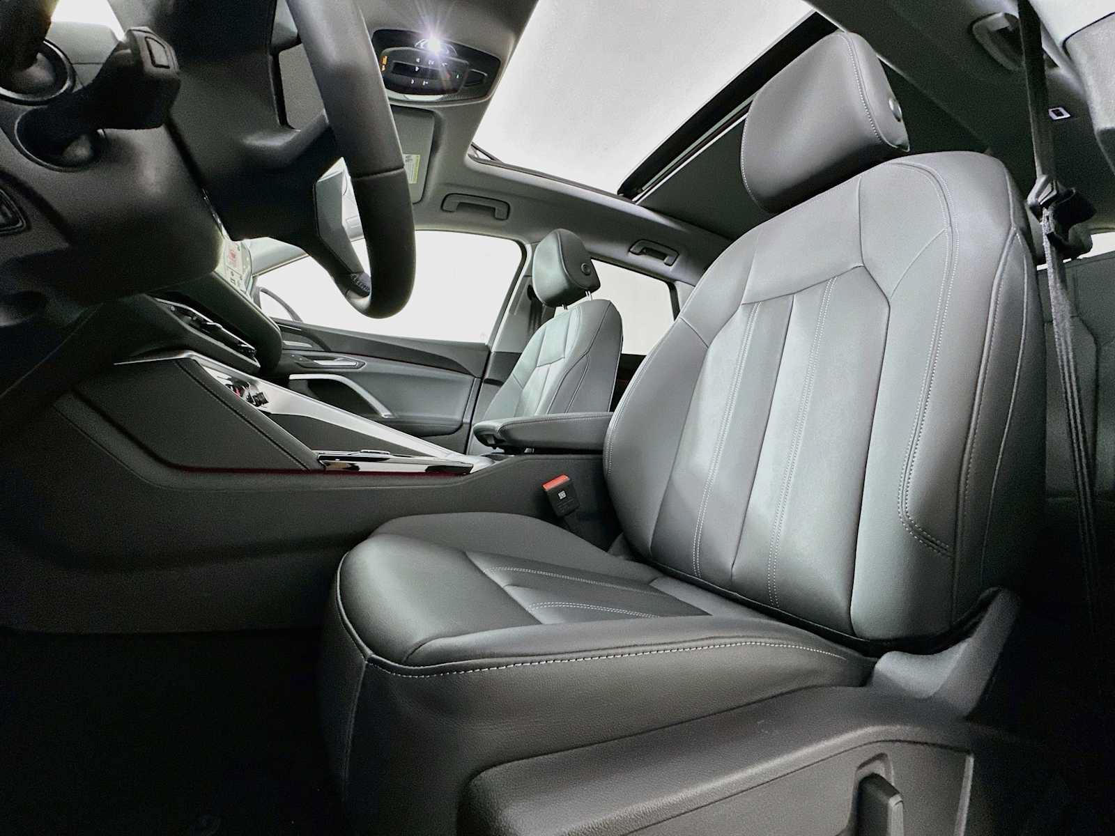 Certified 2025 Audi Q5 Premium w/ Premium Plus AWD/4WD image 18