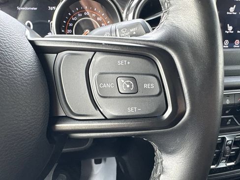 Used 2022 Jeep Gladiator Sport AWD/4WD image 27