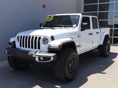 Used 2023 Jeep Gladiator Sport AWD/4WD image 1
