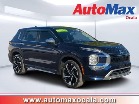 Used 2023 Mitsubishi Outlander SE AWD/4WD image 1