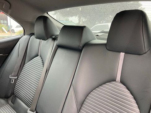 Used 2023 Toyota Camry SE image 11