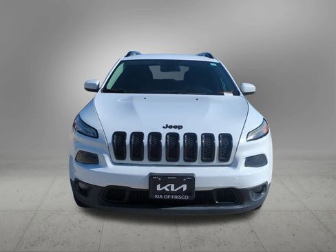 Used 2016 Jeep Cherokee Latitude w/ Cold Weather Group image 9