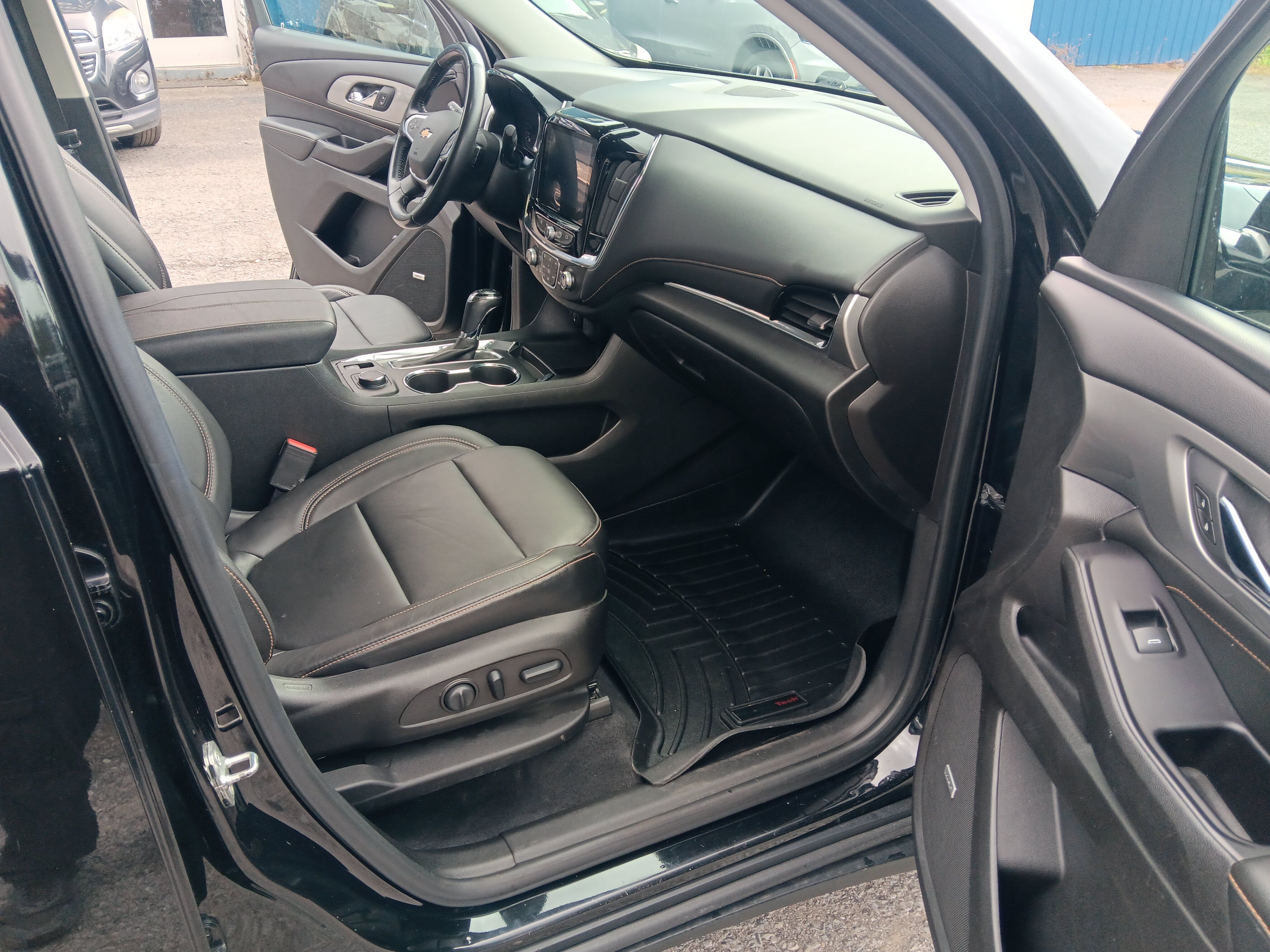 Used 2018 Chevrolet Traverse LT AWD/4WD image 12