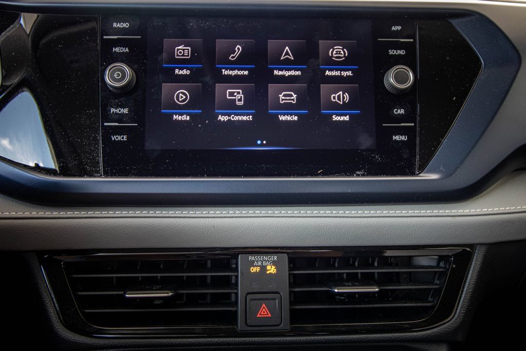 Certified 2024 Volkswagen Taos SE AWD/4WD image 39