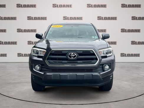 Used 2017 Toyota Tacoma SR5 w/ Tow Package AWD/4WD image 8